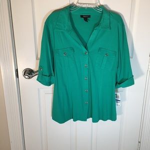 3/4 length sleeved , jersey ,button front top